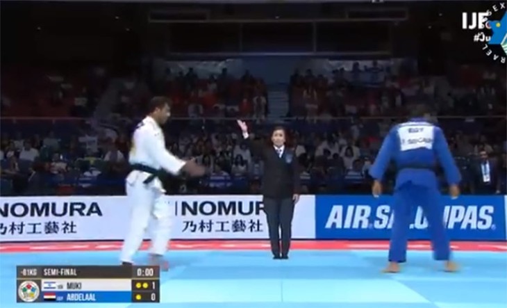 Disgraceful: Israeli Wins World Judo Championship, but Egyptian Quarter-Final Opponent Refuses to Shake Hands