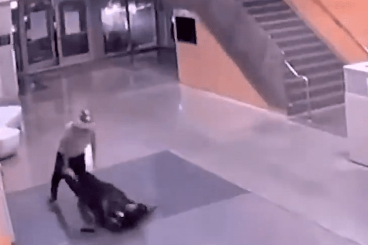 Poor Security at LAPD Station Allows Man to Walk Right In and Shoot at Officers