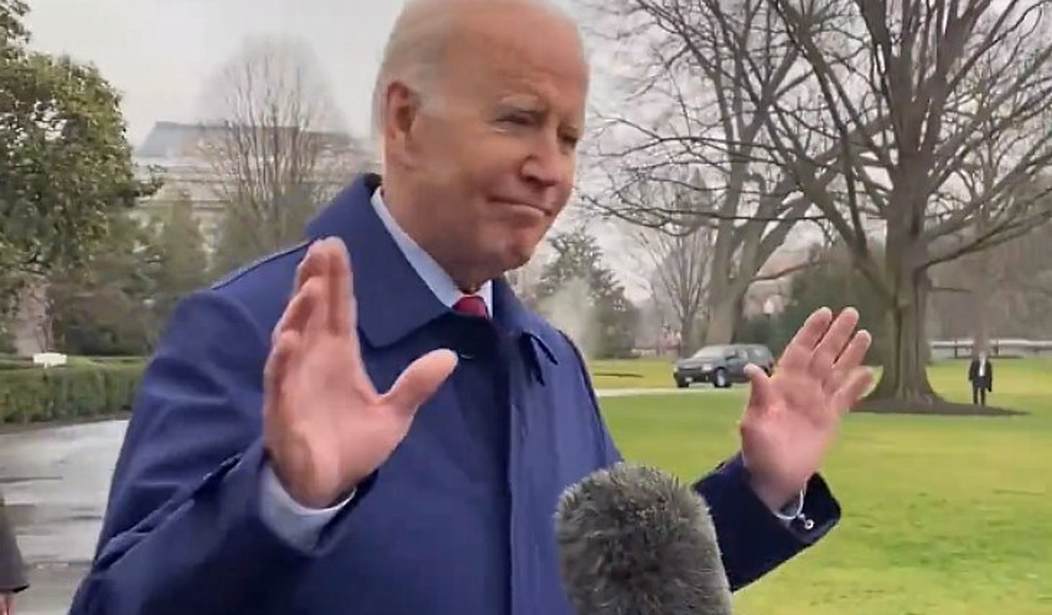Les journalistes osent poser des questions sur l’origine du virus Biden – Il lève les mains et s’en va