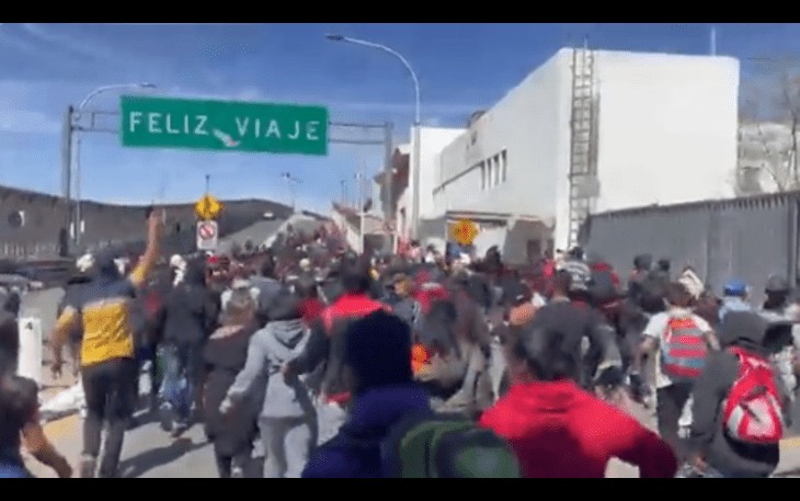 Chaos at the Border: Massive Crowd of at Least 1000 Storms Port of Entry Near El Paso
