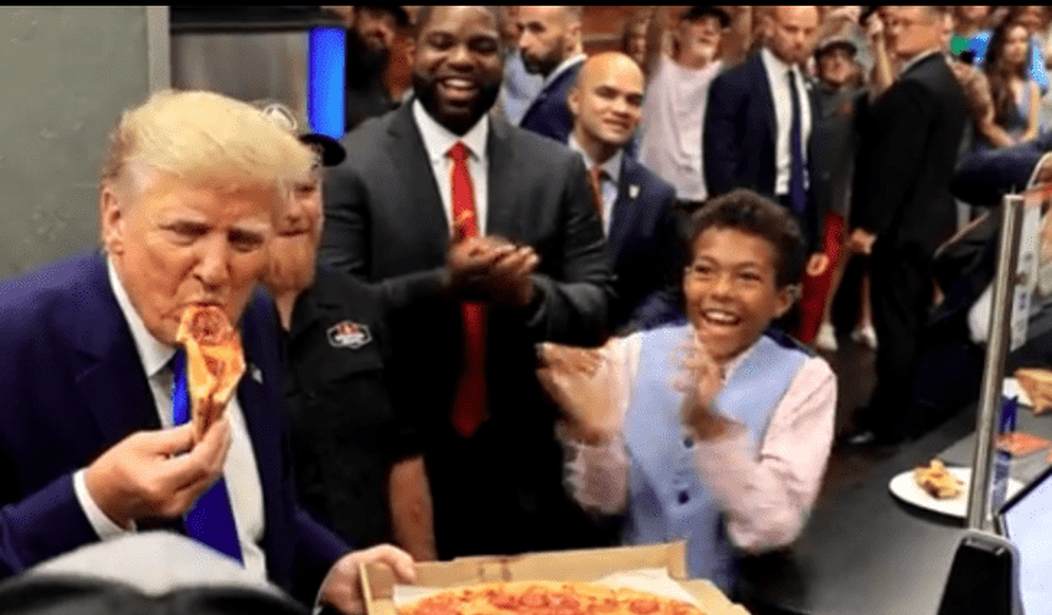 NextImg:WATCH: Trump Lights Things up at Pizza Place With Byron Donalds and FL Endorsements